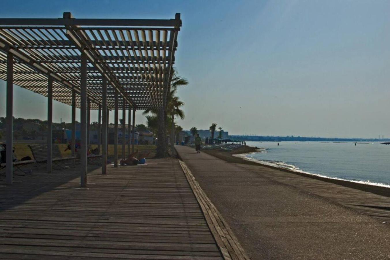 Oroklini Star 200Metres From The Sandy Beach Larnaca Ngoại thất bức ảnh