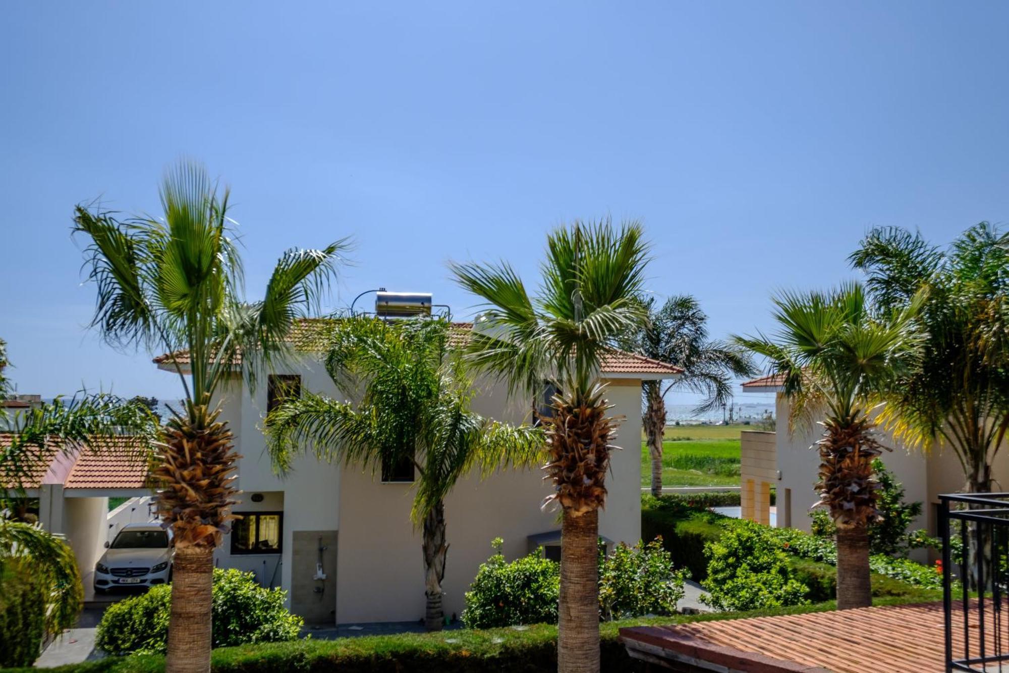 Oroklini Star 200Metres From The Sandy Beach Larnaca Ngoại thất bức ảnh
