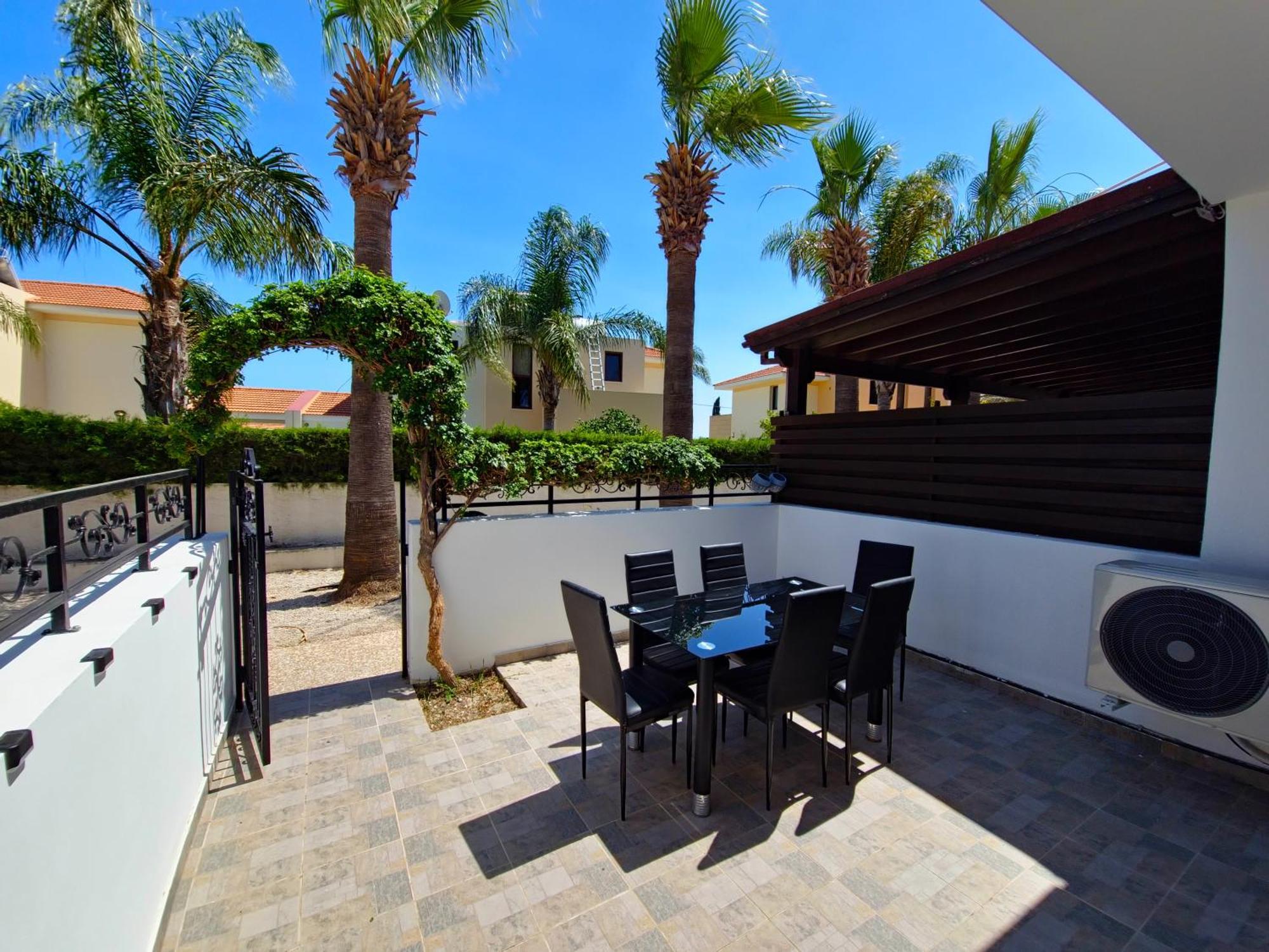 Oroklini Star 200Metres From The Sandy Beach Larnaca Ngoại thất bức ảnh